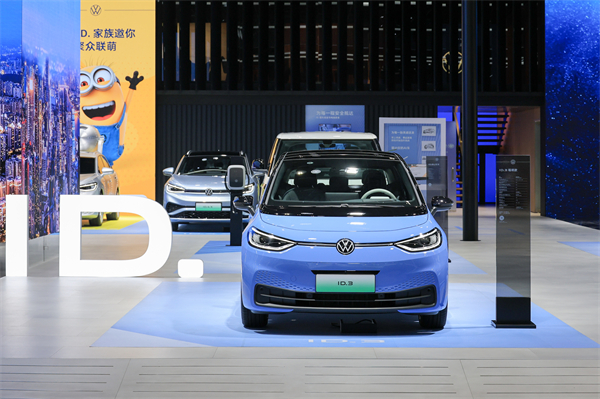 Z6·尊龙凯时新能源军团出征2024广州车展