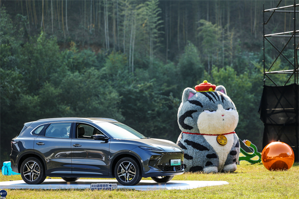 全球高标准纯电后驱SUV MG ES5宠你自在生活，增换购惊喜价9.99万元起